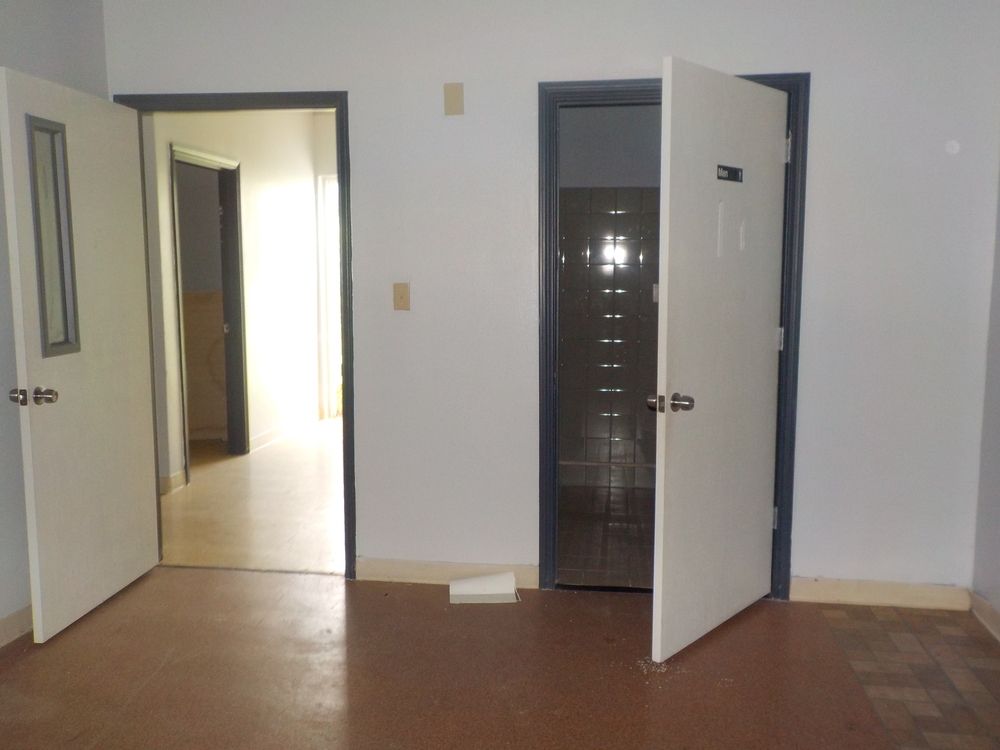 Tejon Plaza: 1601 Alton Gloor , Brownsville, TX 78526